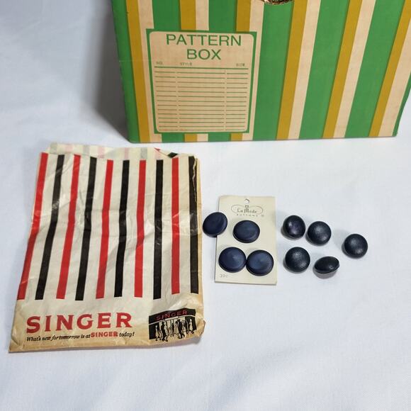 Lot of 34 VTG 1970 Sewing Patterns Mc Call's Simplicity Butterwick Vogue + Box - Picture 11 of 12